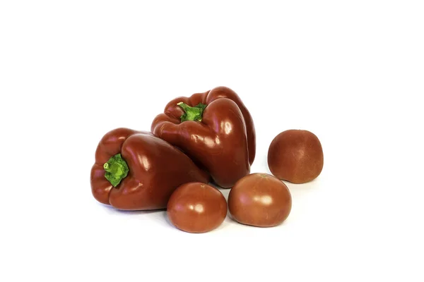 Köstliche Reife Rote Paprika Und Rote Tomaten Isoliert Auf Weiß — Stockfoto