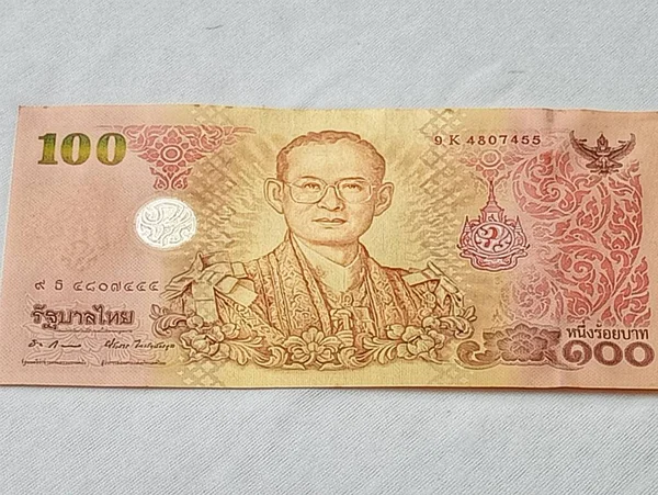 Tajskie Banknoty 100 Łaźni — Zdjęcie stockowe