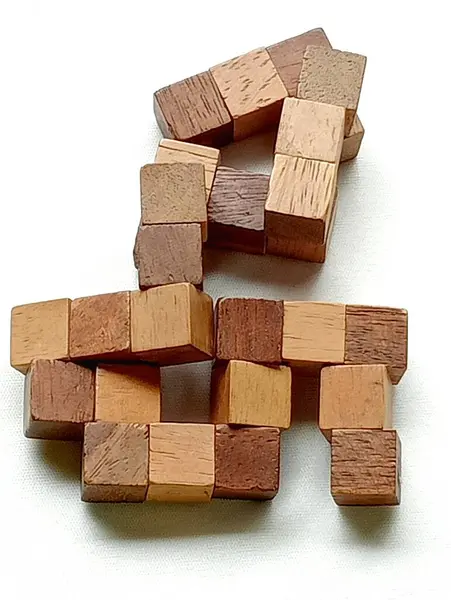 Holzschlange Ein Imeginetisches Spiel Auf Weißem Hintergrund — Stockfoto