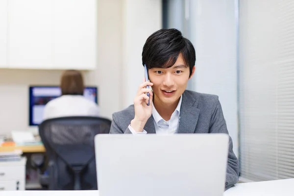 Handsome Japanese Man Working Laptop Office — Stock Photo, Image