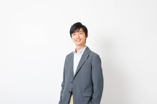 Jonge Japanse Man Kantoor Kleding Staan Kijken Naar Camera — Stockfoto