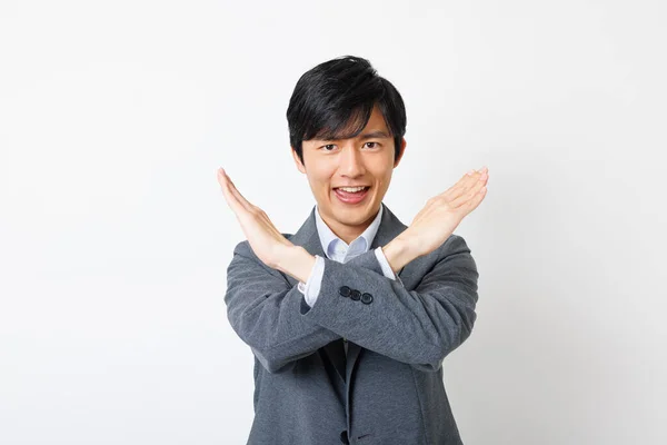 Ofisteki Genç Japon Adam Jest Yapmıyor — Stok fotoğraf