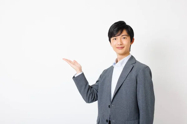 Retrato Joven Japonés Traje Oficina Con Pose Presentación —  Fotos de Stock