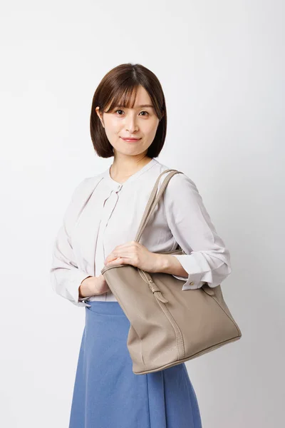 Jeune Femme Japonaise Tenue Bureau Debout Souriant Caméra — Photo