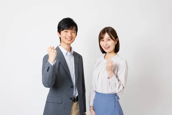Ofisteki Genç Japon Yetişkinler Tezahürat Yapıyor — Stok fotoğraf