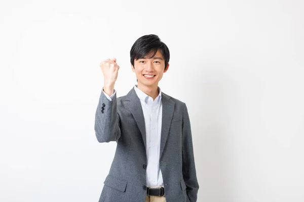 Νεαρός Ιάπωνας Στολή Που Δείχνει Εμψυχωτική Χειρονομία Λευκό Φόντο — Φωτογραφία Αρχείου