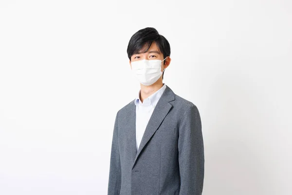 Yüz Maskeli Yakışıklı Japon Adamının Portresi — Stok fotoğraf