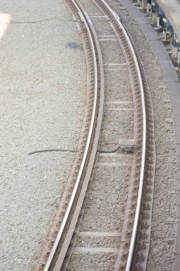 Şehirdeki tren yolu.