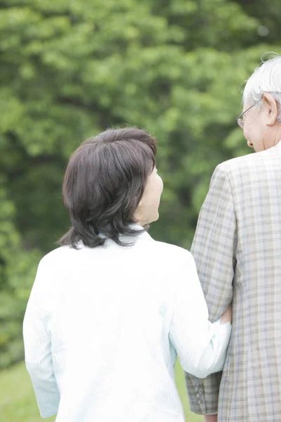 Asian Senior Couple Park — Stock Photo, Image