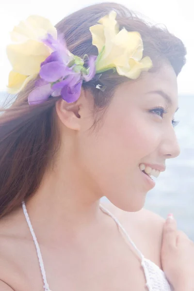Ung Vacker Kvinna Tropical Beach — Stockfoto