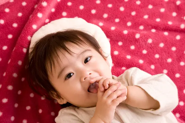 Close Portrait Asian Little Girl Lying Bed — Stock Photo, Image