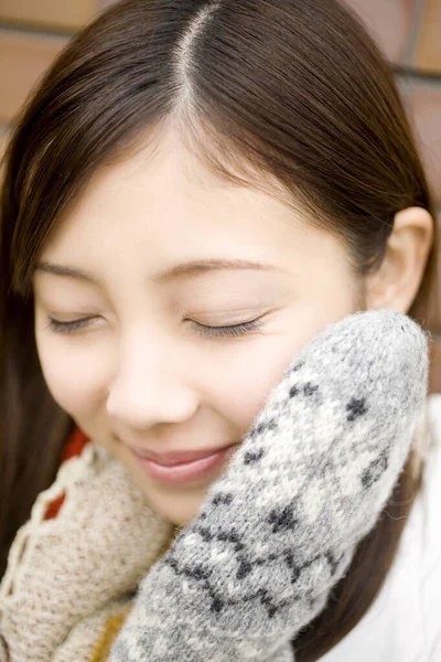 Японская Женщина Варежке Зимой Открытом Воздухе — стоковое фото