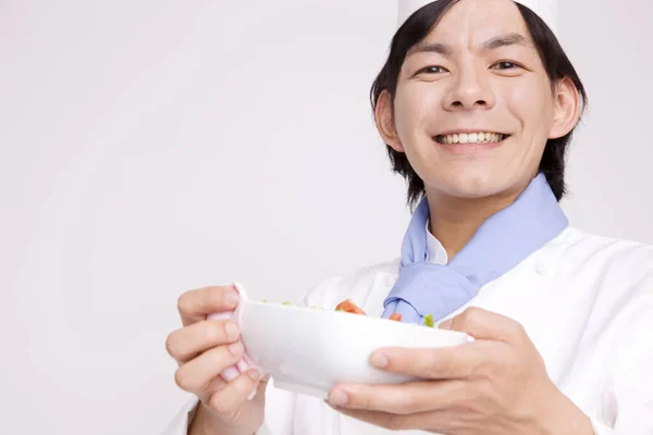Retrato Hombre Joven Uniforme Chef Con Tazón —  Fotos de Stock