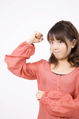 Beyaz arka plan üzerinde izole güzel genç kadın portresi