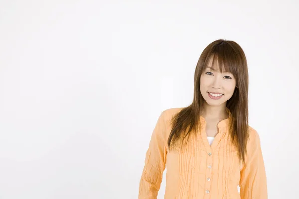 Schöne Junge Asiatische Frau Lächelt Auf Isoliertem Hintergrund — Stockfoto