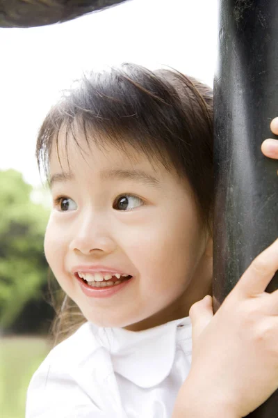 Портрет Милої Маленької Азіатської Дівчинки Розважається Літньому Парку — стокове фото