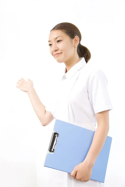 Schöne Junge Asiatische Frau Mit Flipboard Winkende Hand Auf Isoliertem — Stockfoto