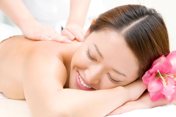 Smiling Asian Woman Getting Spa Treatment Beauty Salon — Stock Photo, Image