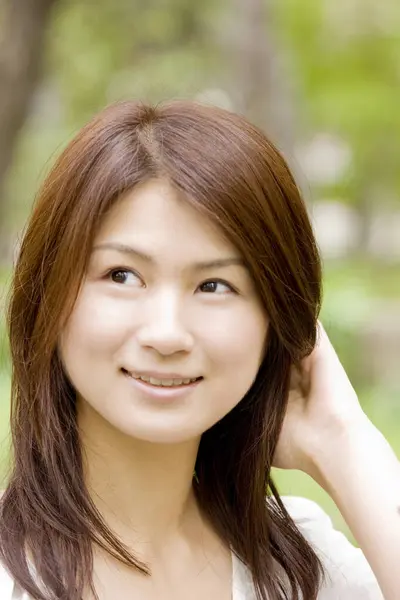 Retrato Hermosa Feliz Joven Asiático Mujer Aire Libre —  Fotos de Stock