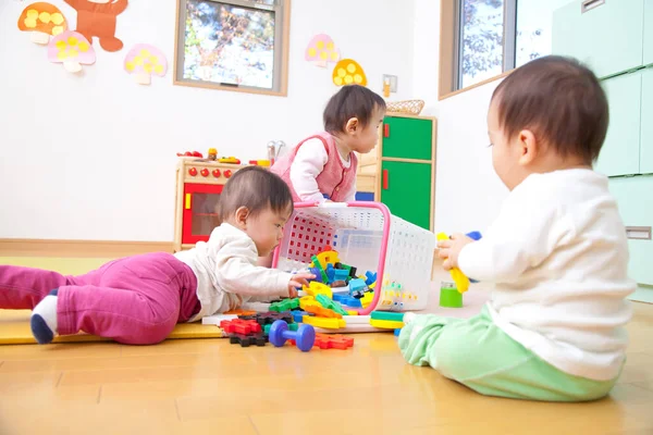 Bonito Ásia Pouco Crianças Jogar Jardim Infância — Fotografia de Stock