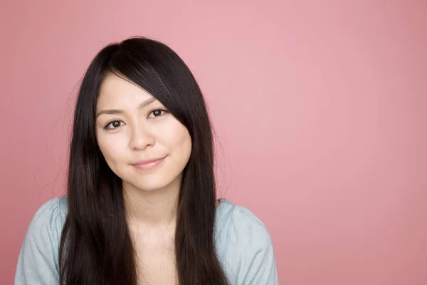 Bela Jovem Asiático Mulher Isolado Fundo — Fotografia de Stock
