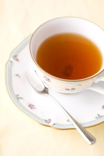 Φλυτζάνι Ζεστό Τσάι Στο Πιατάκι Κοντινή Θέα — Φωτογραφία Αρχείου