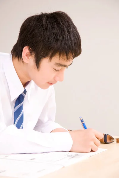 Retrato Jovem Menino Japonês Uniforme Escolar Estudando Escola — Fotografia de Stock