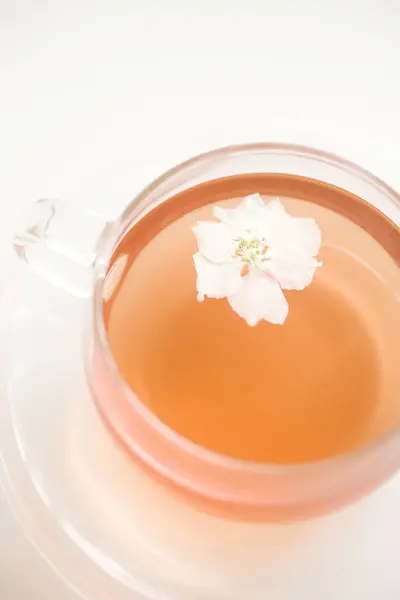 Φλιτζάνι Τσάι Λουλούδια — Φωτογραφία Αρχείου