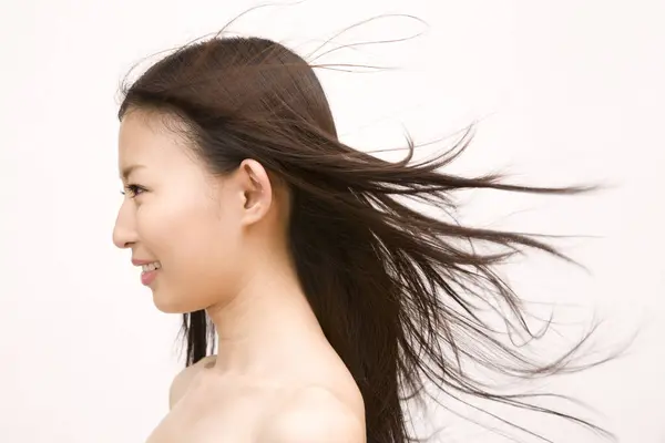 Schöne Junge Asiatische Frau Posiert Studio — Stockfoto