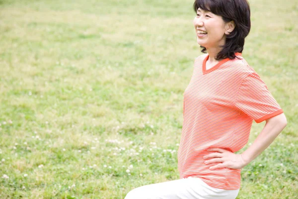Asian Woman Doing Exercise Park — Stock Photo, Image
