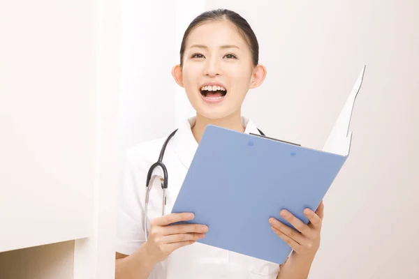 Young Asian Woman Doctor Stethoscope Clipboard — Stock Photo, Image