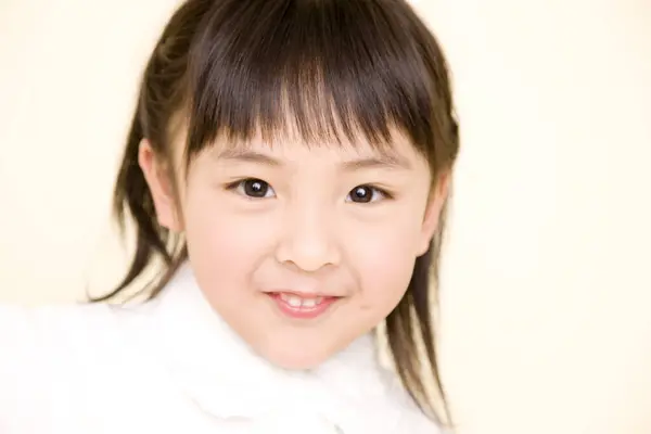 Sorridente Asiatica Bambina Vicino Ritratto — Foto Stock