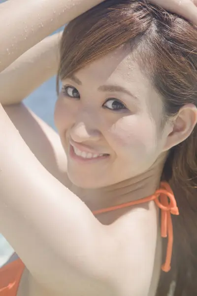 Joven Japonesa Posando Bikini Playa — Foto de Stock