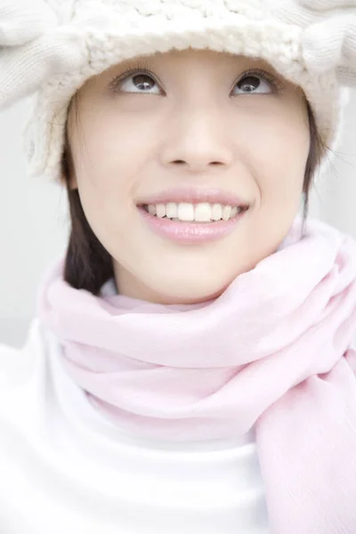 Asiático Mujer Usando Caliente Blanco Guantes Sombrero —  Fotos de Stock