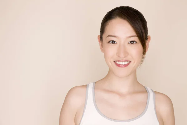 Japans Vrouw Glimlachen Kijken Naar Camera — Stockfoto