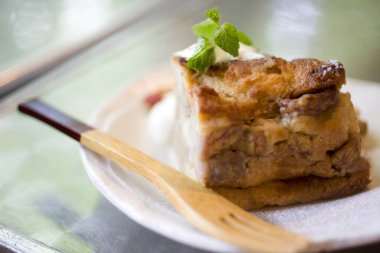 Nane yapraklı tatlı turtası