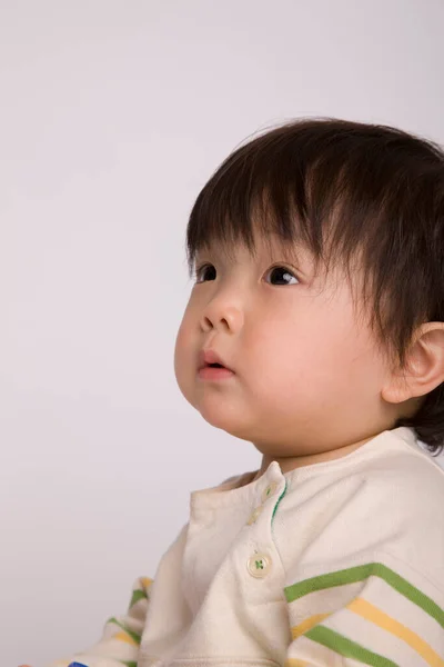 Portret Van Schattige Aziatische Baby Jongen — Stockfoto