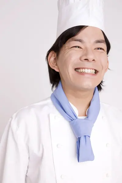 Portret Uśmiechniętego Azjatyckiego Szefa Kuchni — Zdjęcie stockowe