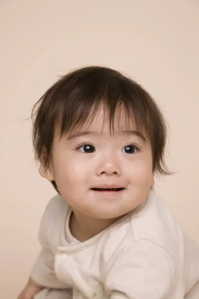 Κοντινό Πορτρέτο Του Αξιολάτρευτου Ασιατικού Μωρού — Φωτογραφία Αρχείου