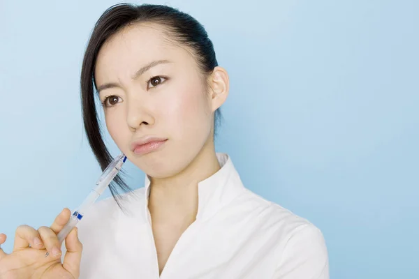 Young Asian Businesswoman Pen Thinking — Stock Photo, Image