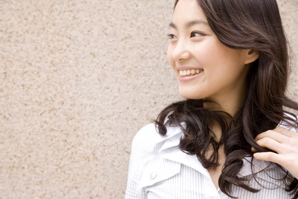Joven Asiático Mujer Sonriendo — Foto de Stock