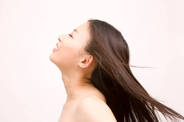 Schöne Junge Asiatische Frau Posiert Studio — Stockfoto
