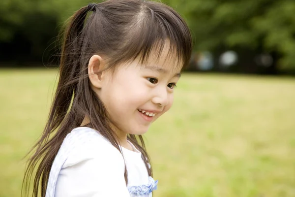 Petite Fille Asiatique Jouer Dans Parc Été — Photo