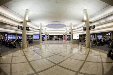 Havaalanı terminalinin iç görünümü, seyahat kavramı