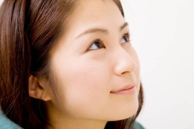 Güzel Asyalı genç bir kadının portresi