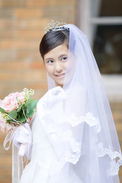 婚礼早上的美丽的亚洲新娘画像 — 图库照片