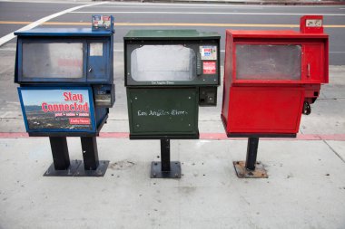 Los Angeles, Kaliforniya 'daki gazete otomatları.
