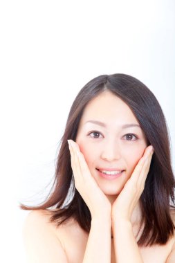 Genç ve güzel Asyalı bir kadının portresi.