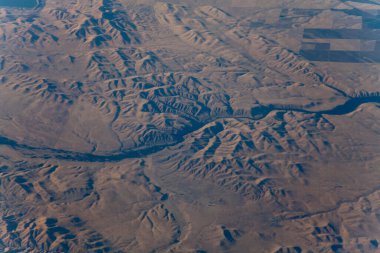 Görkemli dağların güzel hava manzarası