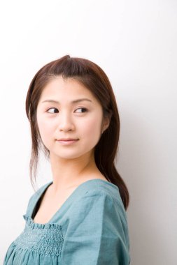 Güzel Asyalı genç bir kadının portresi
